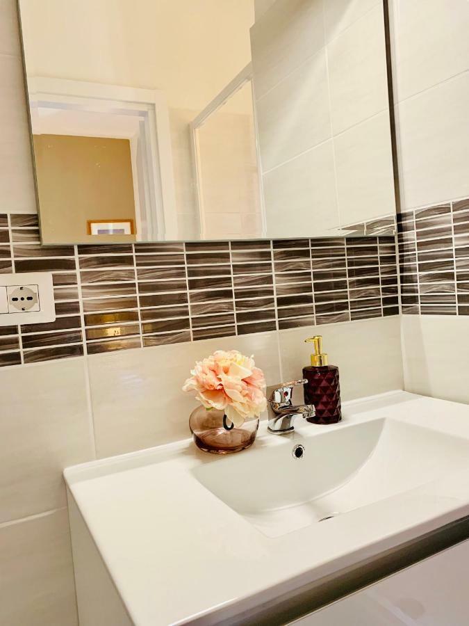 Mama Roma Domus Bed & Breakfast Bagian luar foto